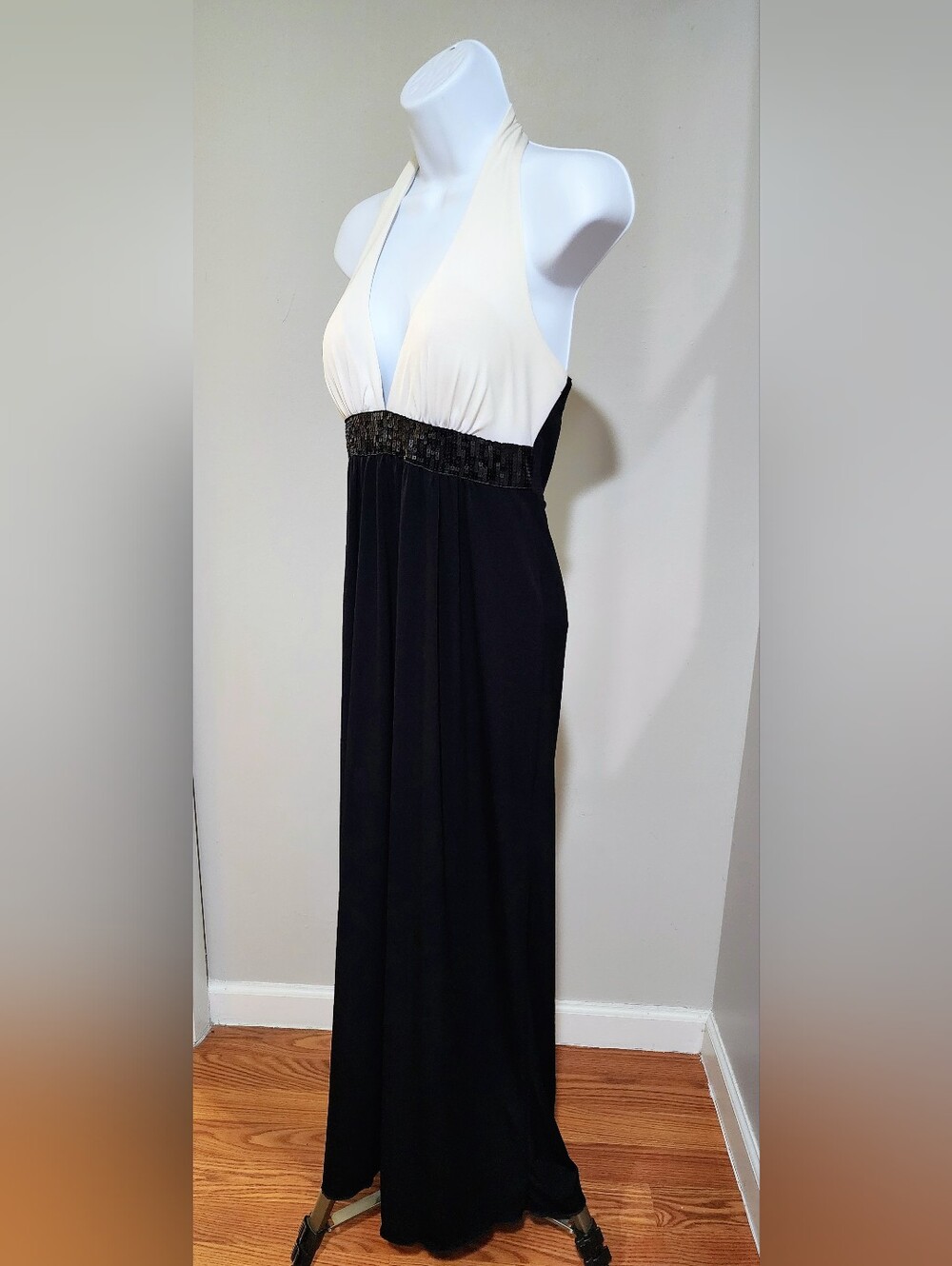 En Focus Studio Halter Maxi Dress Black Cream Sequin Waist Size 6 Style 3494
